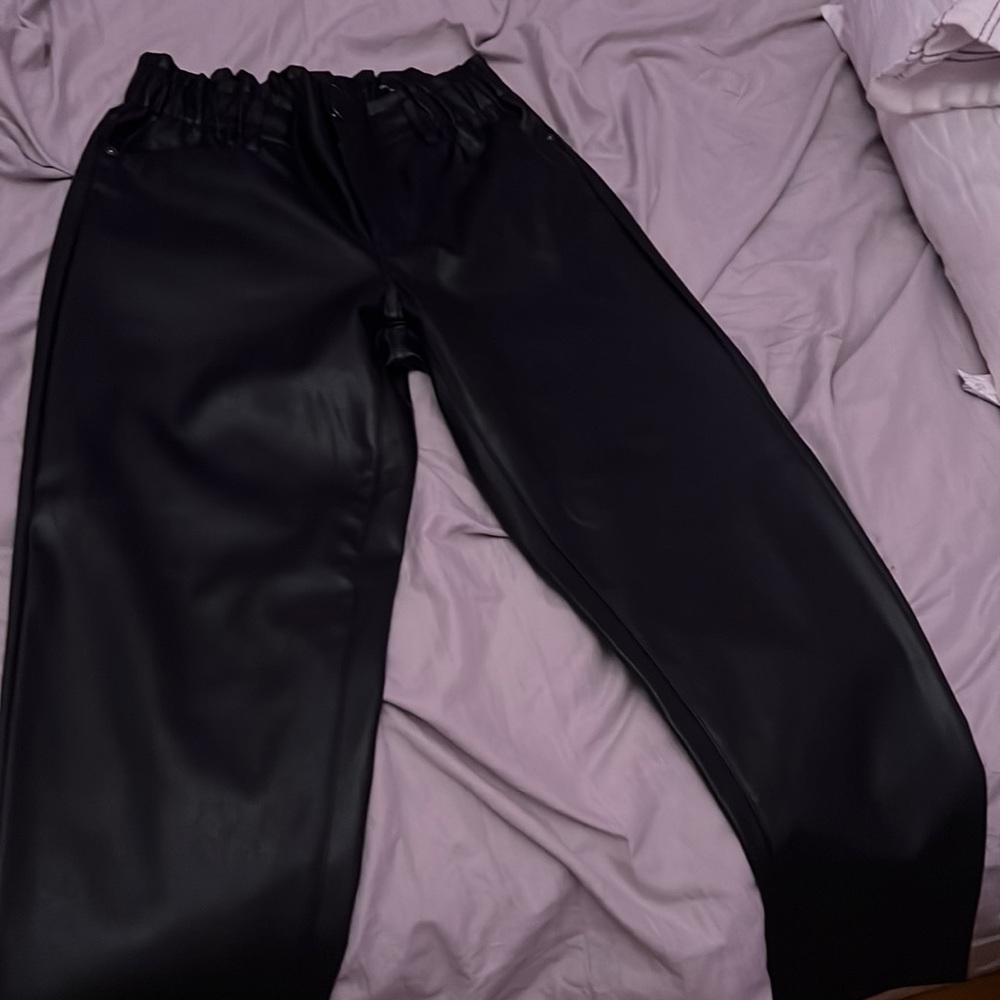 Scoop leather pants straight copped Womens US size 6